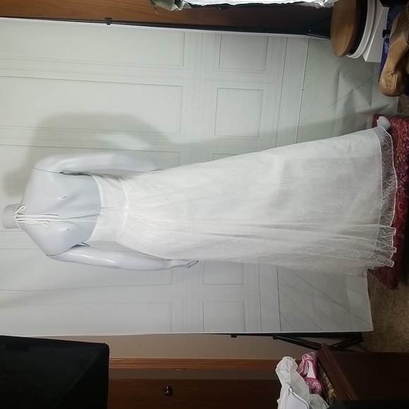 David's Bridal SZ 8 Wedding Dress Ivory High Neck Empire Waist Lace Halter FLAW - Picture 7 of 17